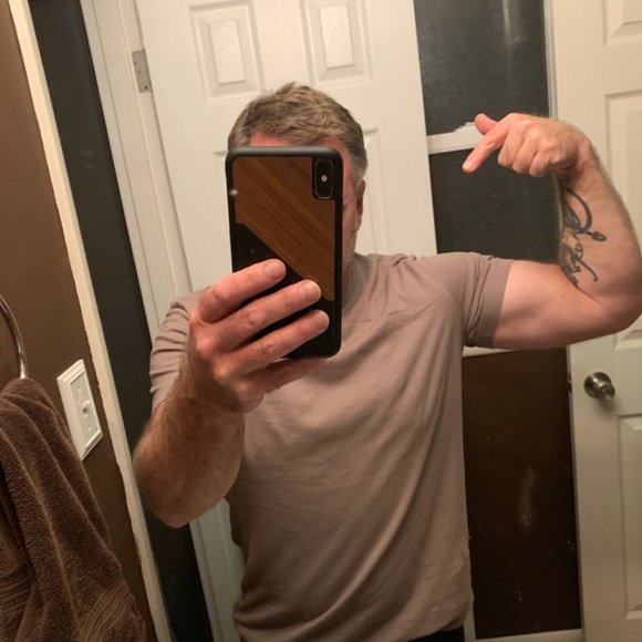 Meet your Posher, Kurtis - Picture 3 of 5